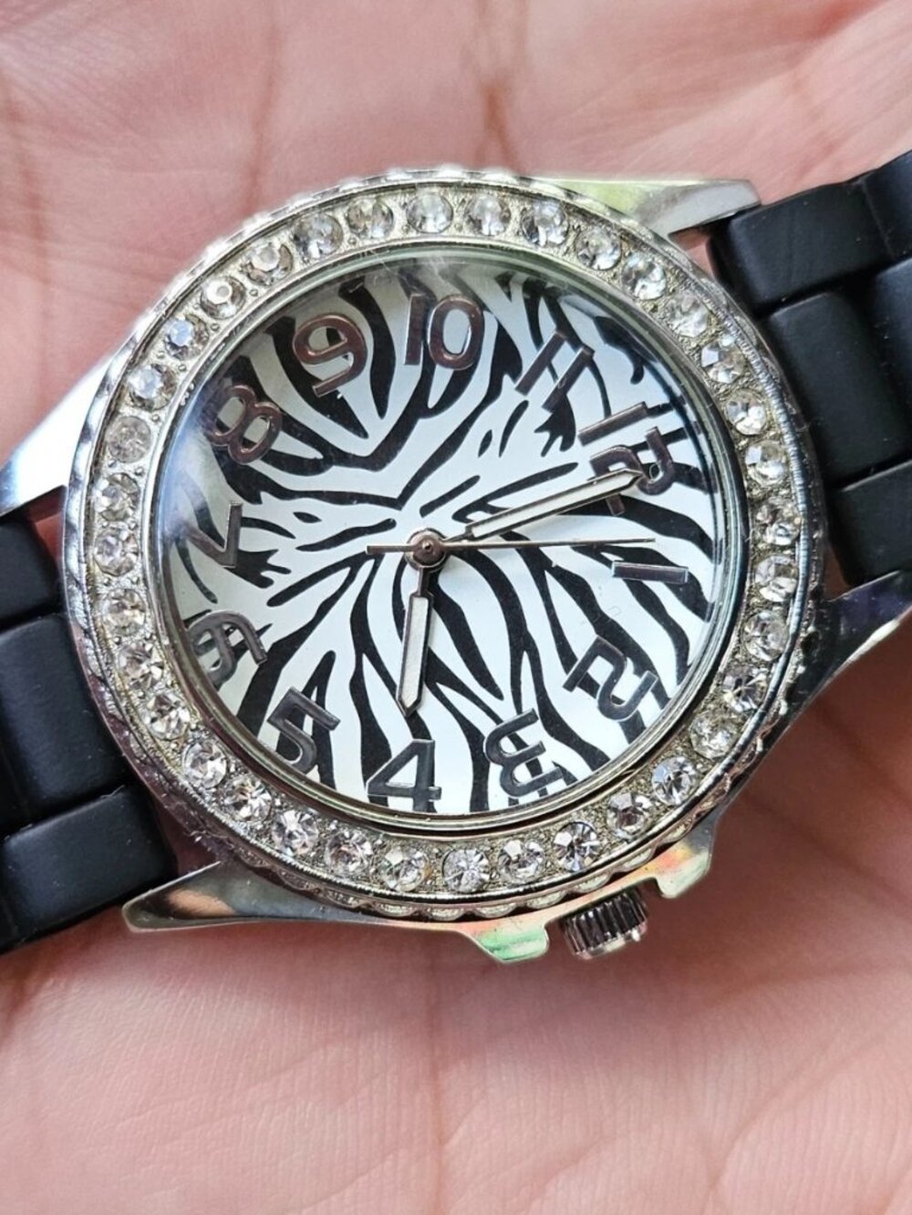 Fashion Wristwatch Unisex Black Rubber Strap Analog Watch Animal Print Face